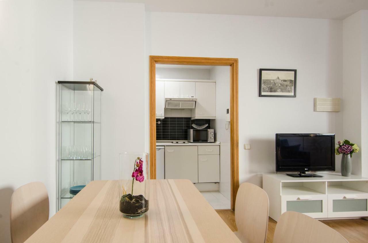 Zorrilla, 25 *